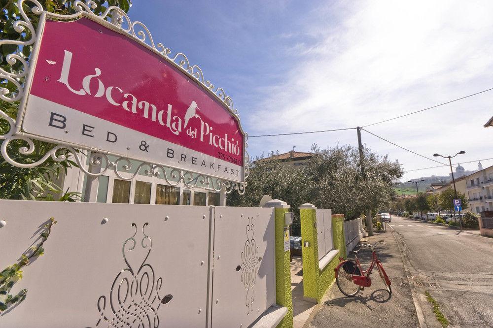 Locanda Del Picchio Loreto Bagian luar foto