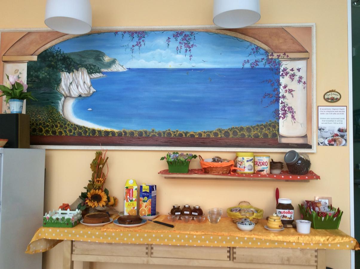 Locanda Del Picchio Loreto Bagian luar foto